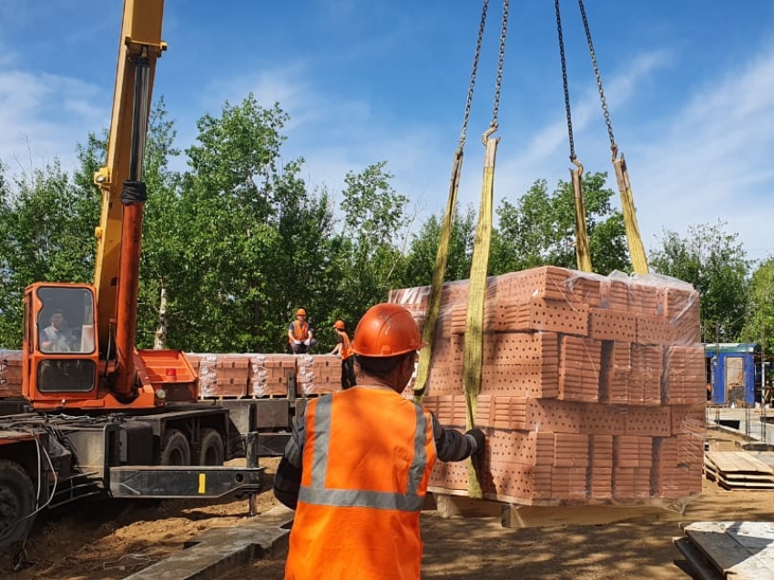 В  Чите продолжается строительство шести пристроек для ясельных групп 